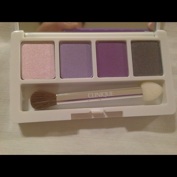 Clinique Other - Clinique "Going Steady" All About Eye Shadow Quad