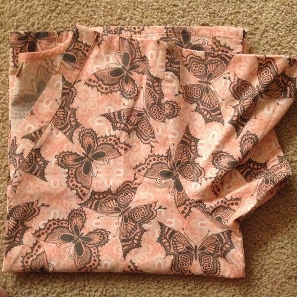 ♥️BUNDLED!♥️Scrub tops