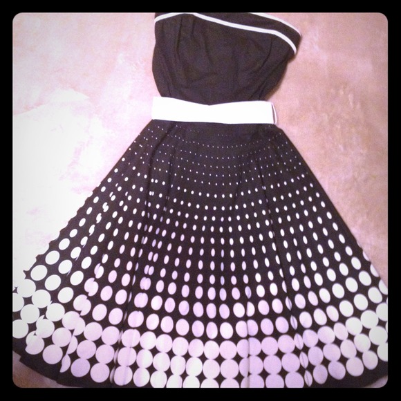 Dresses & Skirts - Black and white polka dot dress.