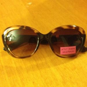 Betsy Johnson sun glasses