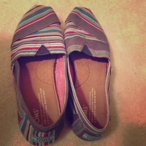 Toms size 8