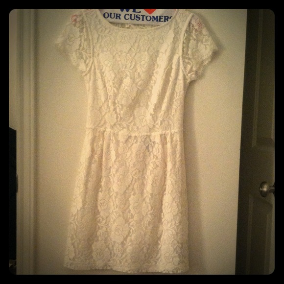 Foreve 21 lace dress with peek a boo back