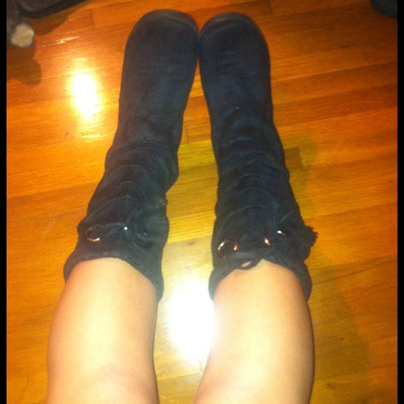 Black Roxy Boots!