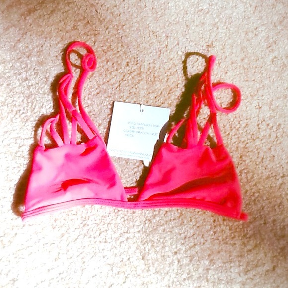 ❌TRADED❌NWT Acacia Santorini Top in Dragon Fruit