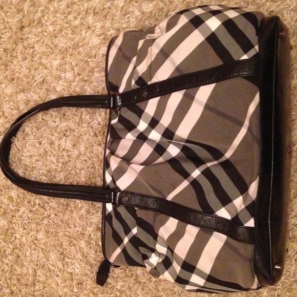 Authentic Burberry Diaper Tote 💖 - Picture 2 of 3