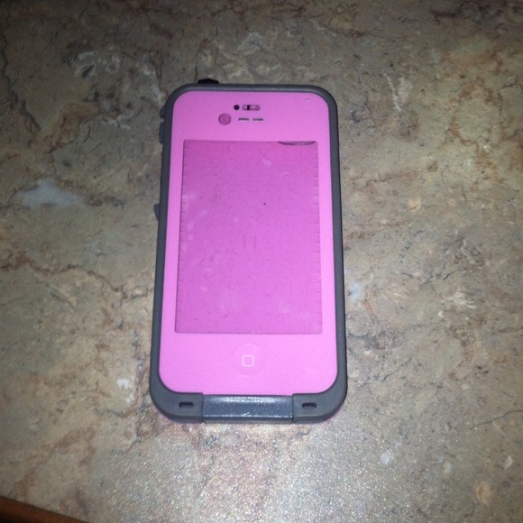 Pink iphone 4 lifeproof