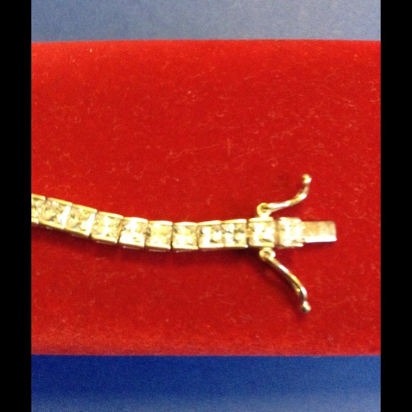 Gorgeous Sterling Silver and CZ Tennis Bracelet - Picture 2 of 4