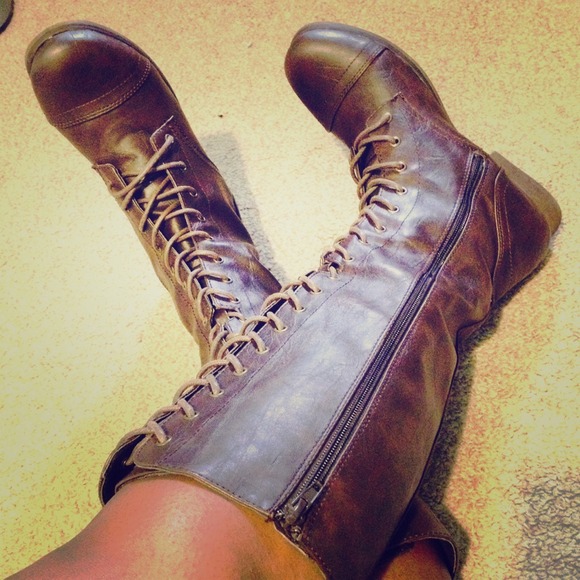 GET THE LOOK!!😍 BROWN TALL LACE UP BOOTS!