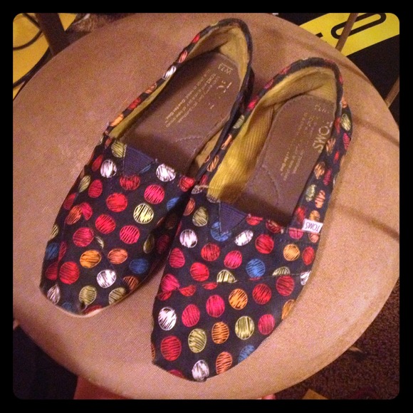 Navy blue Toms with colorful polkadots!