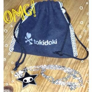 Cute Tokidoki black and white skull necklace!!❤