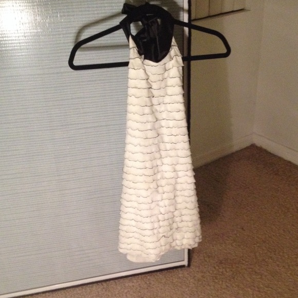 2B bebe Black and White Top