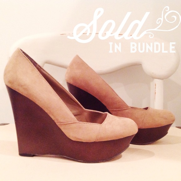 :: SOLD :: Tan & Brown Colorblock Wedges