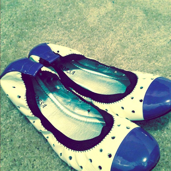 Ballet shoes with holes