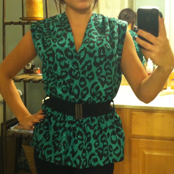 Leopard Top - Picture 2 of 4
