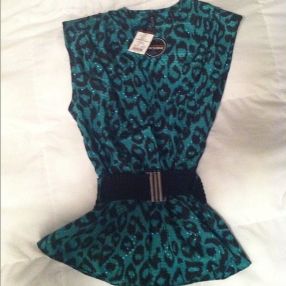 Leopard Top - Picture 4 of 4