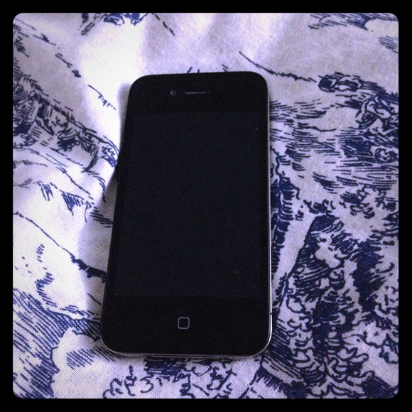 🎉🎉🎉 SOLD🎉🎉🎉🎉Iphone 4 8g