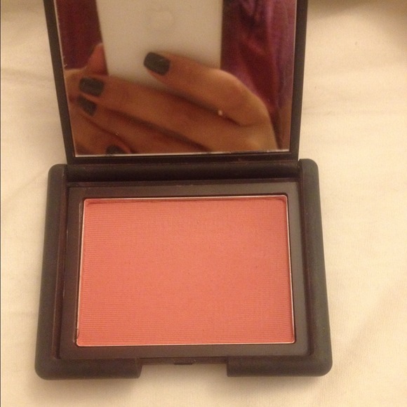 ❌SOLD❌‼️NARS Amour blush (NO TRADES)