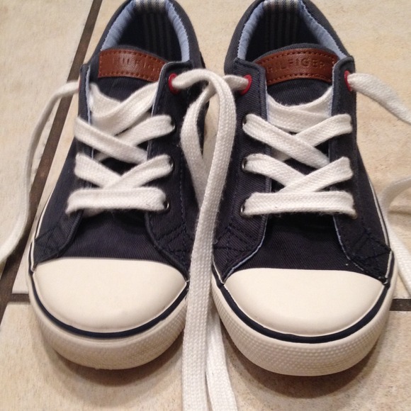 ♥️BUNDLE!♥️Boys size 11 1/2 Tommy Hilfiger Shoes