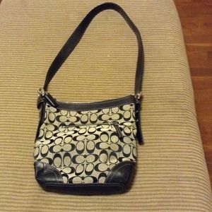 Gently used Coach crossbody, No.  G0832-F13010