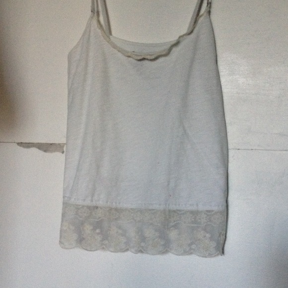 lace white tank - Picture 1 of 3