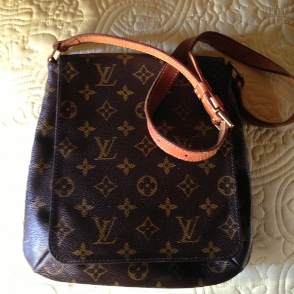 Louis Vuitton Handbag SOLD! - Picture 2 of 4