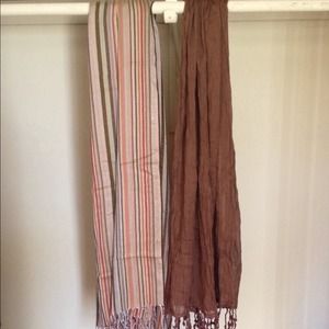 2 beautiful scarves💞