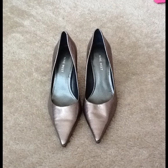 SOLD!!!!NINE WEST pointy toe heels