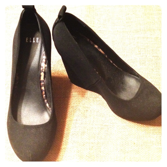 Elle black wedges. Size 8.