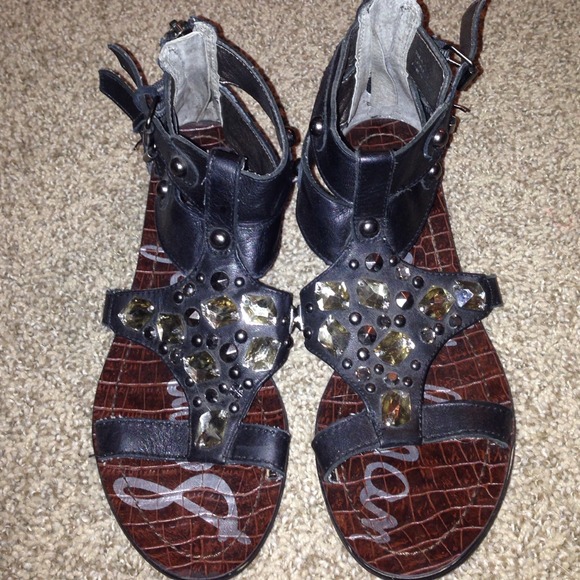SOLD Beautiful sandals!