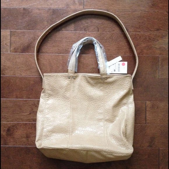 ❌❌SOLD❌❌Zara large tan shopper tote