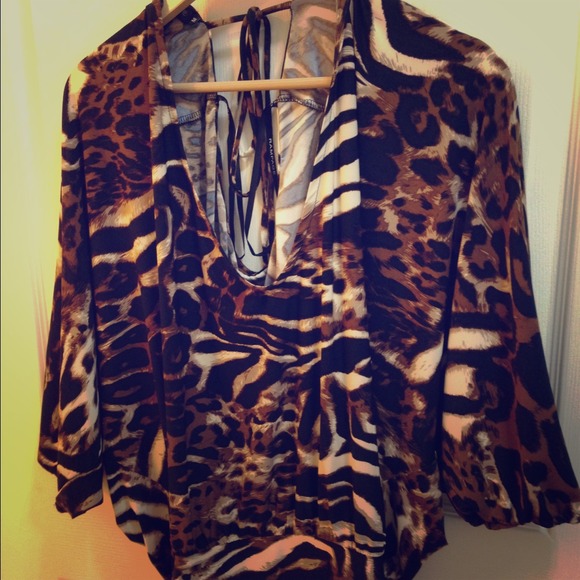 Animal print brown/black top!