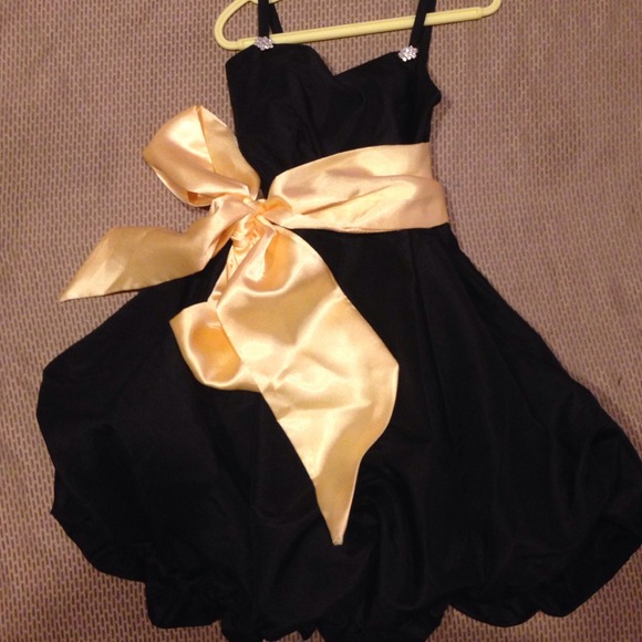 Little girls party dress