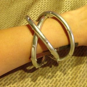 Silver interlocked bangles