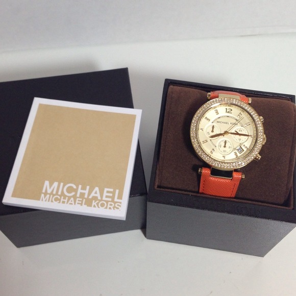 ❌SOLD❌Michael Kors Saffiano Parker Watch - Picture 4 of 4