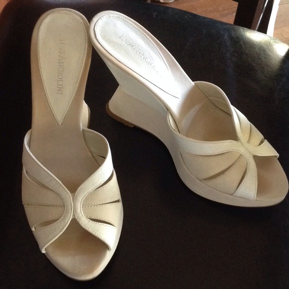 Enzo Angiolini white platform wedges