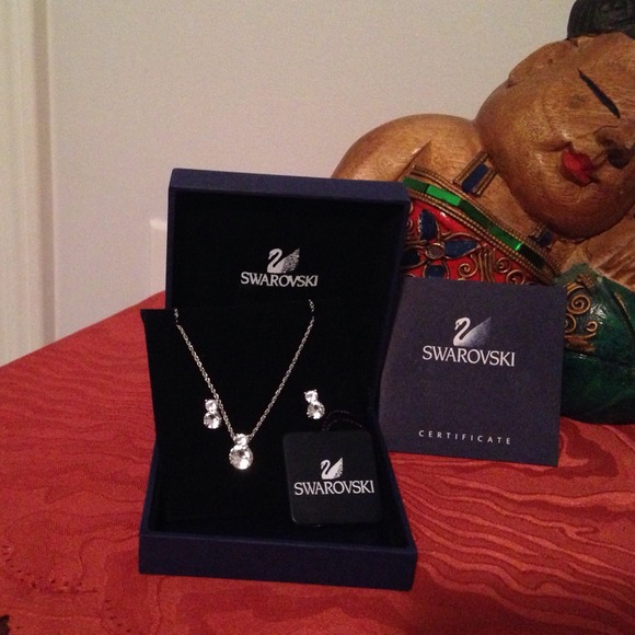 Swarovski earring and necklace set.