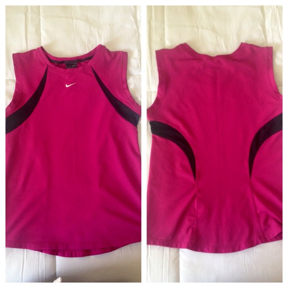 SOLD🔴🔴🔴Nike Fit Dry Top 💜🎀