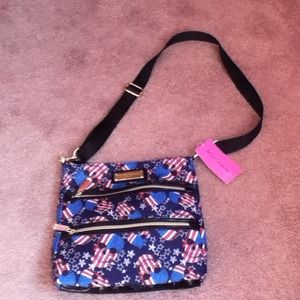 L Betsey Johnson American skull cross-body bag