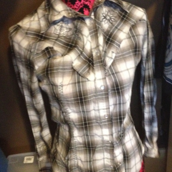 Roar sized medium long sleeved shirt