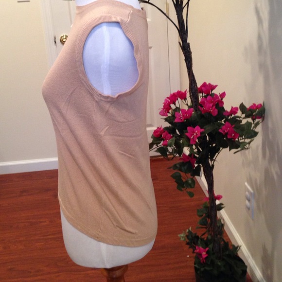 Simple Beige Layering Top - Picture 2 of 3