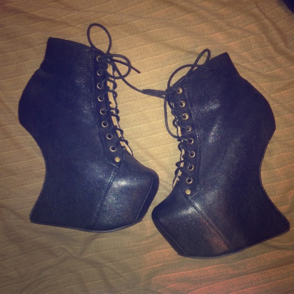 ✋✋SOLD✋✋Jeffrey Campbell night lita
