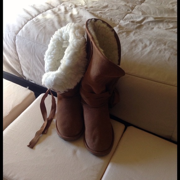 Bundle, boots and black coat