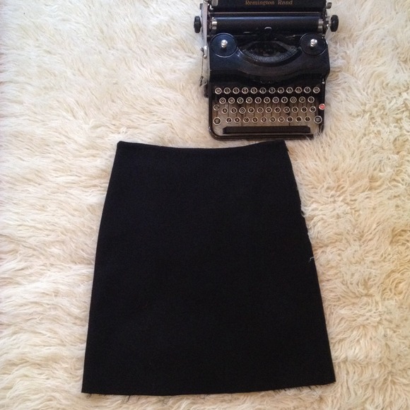 🍃❤️ Edgy A-Line Beauty ... Black Wool Skirt - Picture 2 of 3