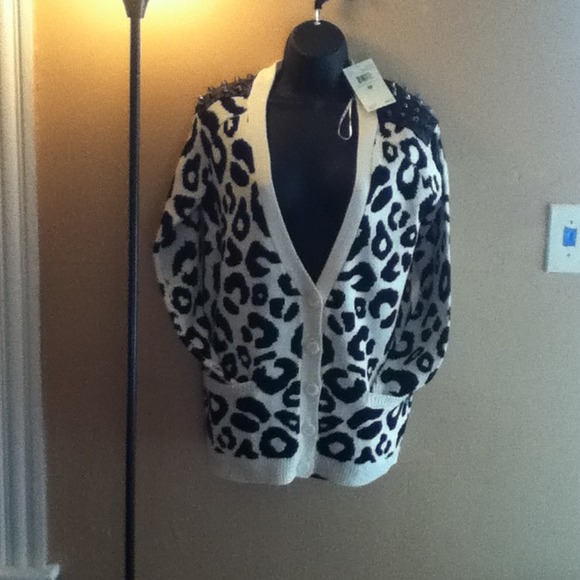 Studded Leopard print V-Neck cardigan