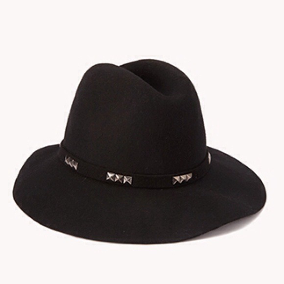Wide brim floppy fedora