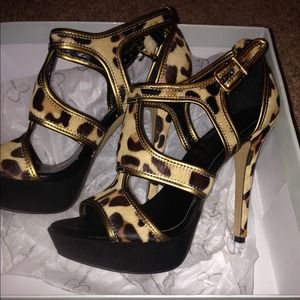Jessica Simpson brand new heels
