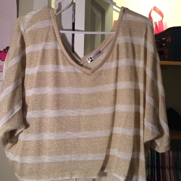 Crop top - Picture 2 of 2
