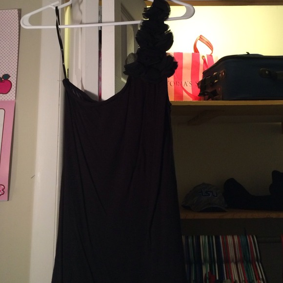 One shoulder top