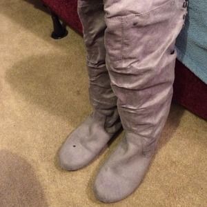 Grey boots