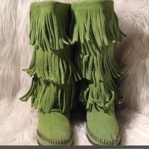 Green Minnetonka Size 6